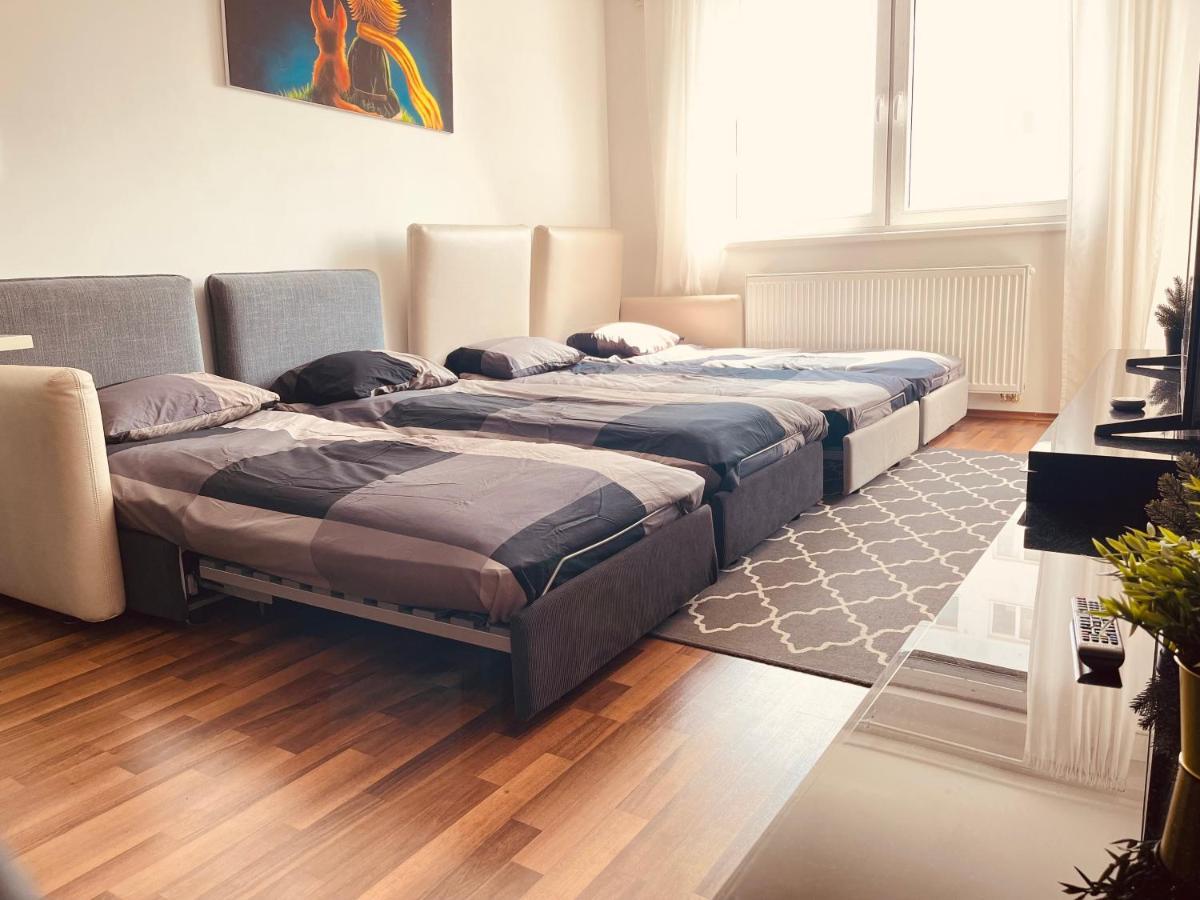 After Eight Apartment 브라티슬라바 외부 사진