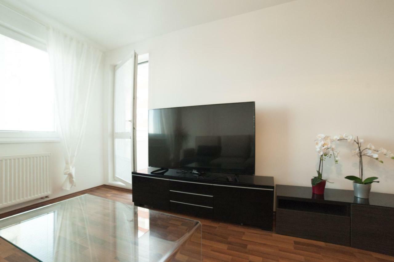 After Eight Apartment 브라티슬라바 외부 사진