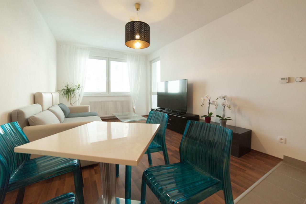 After Eight Apartment 브라티슬라바 외부 사진